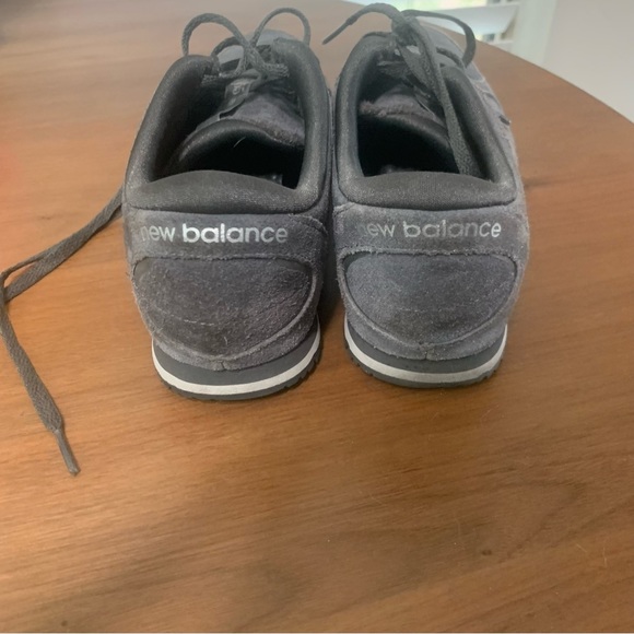 New Balance Shoes - Picture 4 of 4